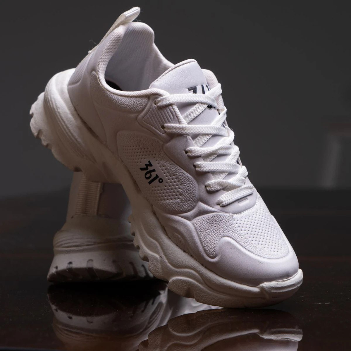 https://botick.com/product/1575717-کفش-ورزشی-دخترانه361-سفید-مدل-BELLA