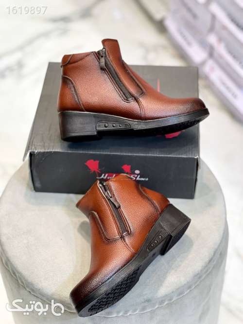 نیم بوت زنانه چرم مشکی 04 2025