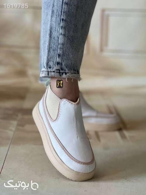 کفش زنانه اسپورت نیم ساق مشکی 04 2025